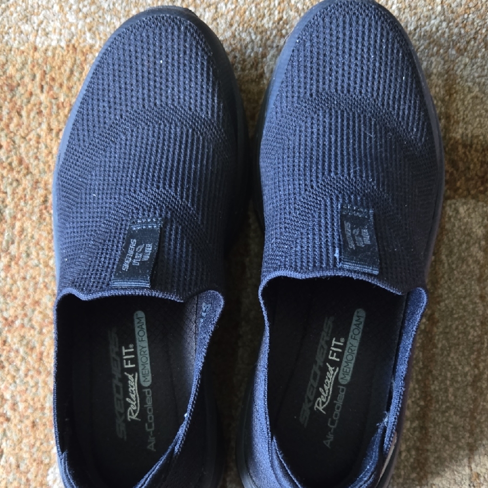 Skechers Womens Knit Slip-Ons Black
